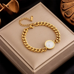 Bracciale a catena spessa in acciaio dorato con ciondolo moneta Regina Elisabetta