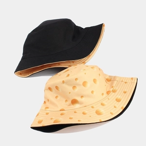 Wende-Sonnenhut mit kreativem Käse-Print und schlichtem schwarzem Design für draußen
