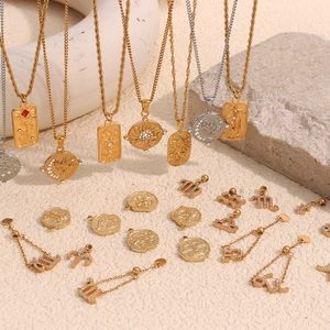 Collane con tarocchi e segni zodiacali in acciaio inossidabile placcato oro 18K