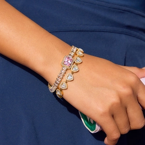 Bracelets doubles dorés de luxe avec gemme rose et breloques en forme de cœur pavé
