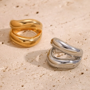 Lip Shaped Ring Stainless Steel 18K Gold Plated Irregular Wave Minimalist Niche Design Statement Jewelry For Women