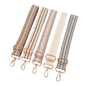 Adjustable 3.8cm wide gradient crossbody shoulder straps with gold metal hooks