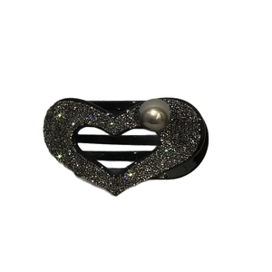 Fermaglio per capelli a cuore alla moda con strass grigio scuro e perla