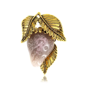 Strawberry Brooch Pin Zinc Alloy Drip Oil Enamel Artificial Crystal Fruit Shape Fashion Jewelry For Suit Scarf Lapel