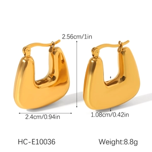 Detailed size specifications for 18K gold-plated U-shaped stainless steel earrings