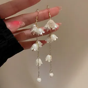Boucles D'oreilles Muguet Chaîne En Alliage Fleur Résine Blanche Imitation Künstliche Perle Long Pompon Élégant Femmes
