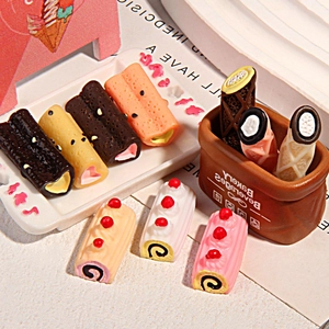 Ensemble de desserts miniatures en résine avec gâteaux roulés et chocolats pour bricolage