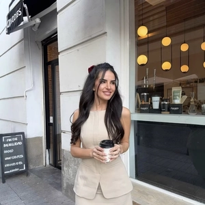 Elegant beige sleeveless two-piece dress with belt for women office workwear fashion