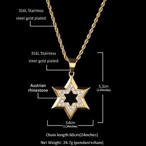 Détail du pendentif hexagramme doré en acier 316L avec dimensions et strass brillants