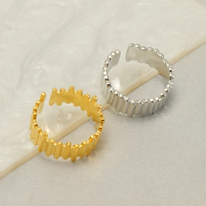 Adjustable stainless steel rings with vertical striped texture in gold and silver finish
