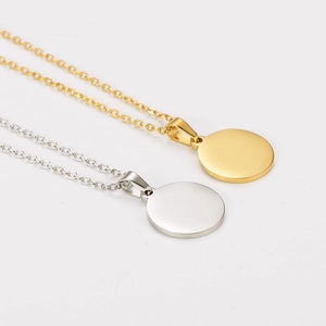 Collane tonde in acciaio inossidabile oro e argento con incisione Fearless per donna
