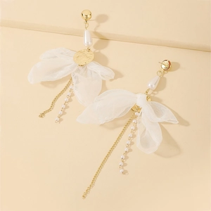 Elegant gold drop earrings with white lace bow and imitation pearl tassels in retro style