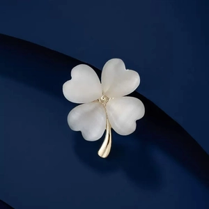 Spilla A Trifoglio Lega Placcata Oro Pietra Occhio Di Gatto Accessorio Elegante Per Abito Da Donna Gioielli Regalo
