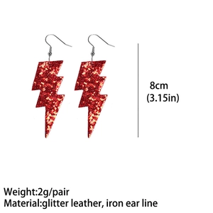 Orecchini a saetta in pelle glitterata rossa con ganci in ferro lunghi 8 cm