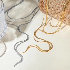 Collier multicouche en forme de Y en acier inoxydable plaqué or 18k et argent à maille serpent