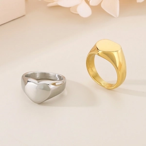 Bague Chevalière Coeur Minimaliste En Acier Inoxydable Poli Bijoux De Mode Polyvalents Pour Femmes