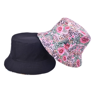 Sombrero de pescador reversible negro y con estampado floral de leopardo para la playa