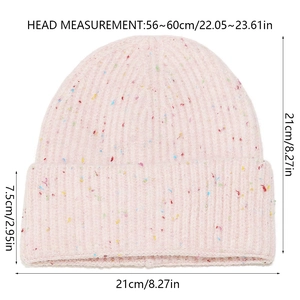 Spécifications de taille pour bonnet en tricot rose moucheté avec dimensions 21x21cm