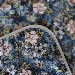 Bavoir imperméable pour adultes avec motif floral vintage et couture grise renforcée