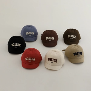 Baby Baumwoll-Baseballkappe mit Boston-Stickerei und weichem Schirm in vielen Farben