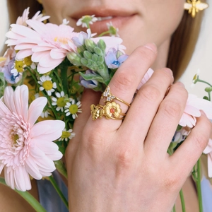 Parure bague et boucles d'oreilles abeille marguerite en or 18K avec pierres rouges