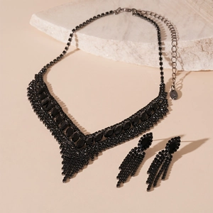 Dark style jewelry set with V-shaped rhinestone tassel necklace and stud earrings