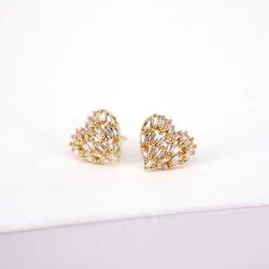 Elegant gold heart stud earrings with cubic zirconia inlay for a minimalist chic look