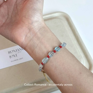 Bracciale vintage in acquamarina e perle di agata rossa con catena dorata regolabile