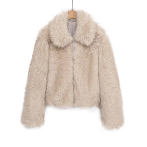 Short beige faux fur jacket with lapel and zipper closure for autumn and winter