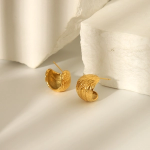 French vintage gold plated stainless steel C-shape earrings with textured wavy surface