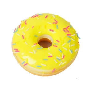 Modèle de donut artificiel en PU jaune avec pépites colorées pour vitrine de magasin