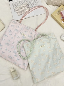 Chic plaid tote bag with cute cat prints for daily commute and casual shopping