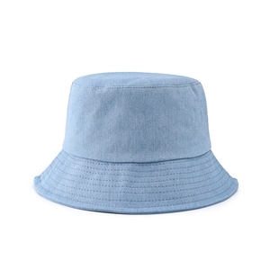 Chapeau bob en jean bleu clair classique de style vintage avec coutures renforcées