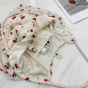Borsa tote in tela con stampa di ciliegie, ampio spazio interno e tasca interna