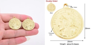 Macro view of 25mm gold coin pendant with detailed physical dimensions and 1.5mm hole size