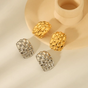 Minimalist braided texture hoop earrings in 18K gold and silver stainless steel finish