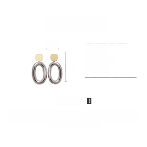 Detailed size chart for geometric oval gold-plated earrings showing 6cm height and 3cm width