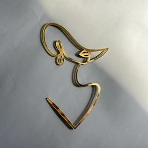 Decorazione per torta astratta in acrilico dorato, arte facciale minimalista di donna per festa.