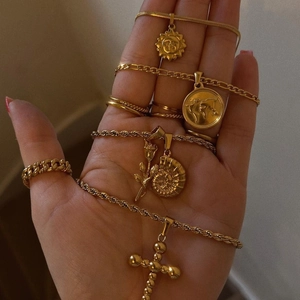 Collier Pendentif En Acier Titane Plaqué Or 18K Vintage Soleil Croix Cupidon Ange Coquillage Rose Pour Femmes Hommes