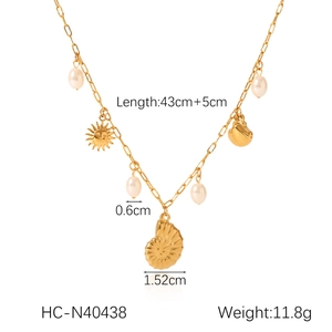 Detail of gold starfish necklace with dimensions 43cm plus 5cm and 11.8g weight
