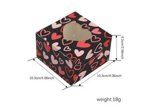 Boîte à bonbons noire carrée avec motif de cœur, fenêtre transparente et dimensions