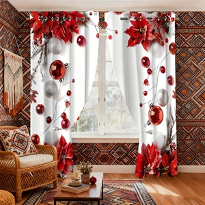 Décor de salon avec des rideaux de Noël festifs en velours blanc et motifs floraux rouges