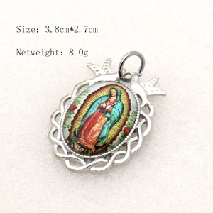 Our Lady of Guadalupe pendant in silver metal with dimensions 3.8cm by 2.7cm and weight 8g