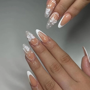 Appuyez Sur Les Ongles Forme Amande French Tip Blanc Papillon 3D Fausse Künstliche Perle Doux Élégant Faux Ongles Pour Femmes