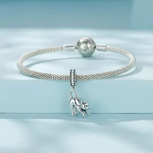 Süßes S925 Sterlingsilber Mesh-Armband mit verspieltem Katzenanhänger und Zirkonia