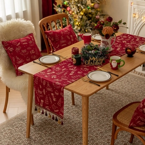 Christmas Table Runner Reindeer Snowflake Pattern With Tassels Polyester Jacquard Holiday Dining Room Home Decoration Red