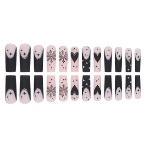 24 faux ongles noirs mats style French avec motifs de cœur, flocon et strass brillants