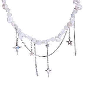 Collana con perle barocche e nappe a stella con design estetico stile Y2K