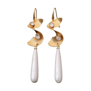 Vintage style gold twisted fan drop earrings with crystal accents and white teardrop pearls