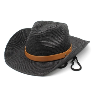 Cappello da cowboy classico in paglia intrecciata nera con fascia in cuoio e tesa larga